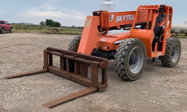 2014	JLG	 8042