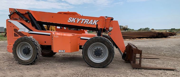 2014	JLG	 8042