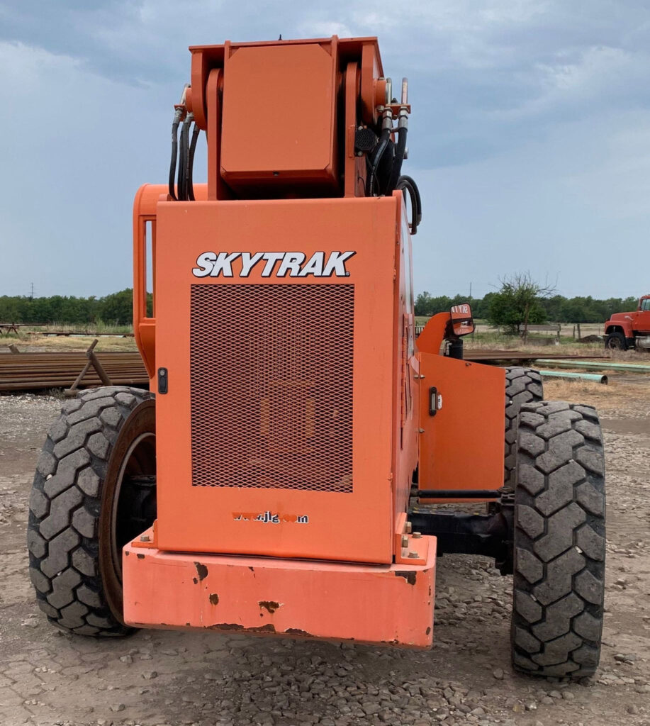 2014	JLG	 8042