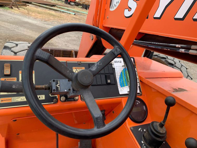 2014	JLG	 8042