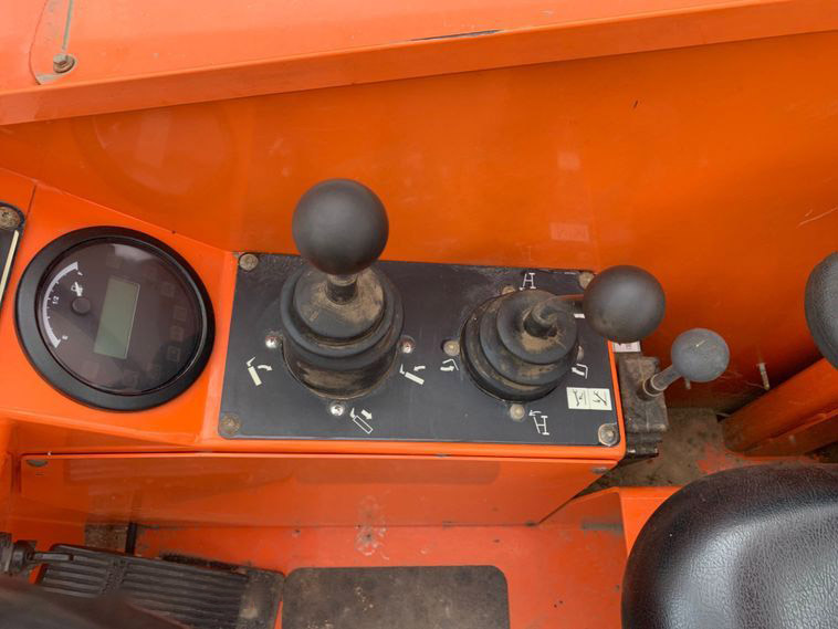 2014	JLG	 8042
